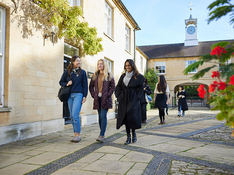 Graduate students at Green Templeton College, Oxford © University of Oxford Images / Ian Wallman